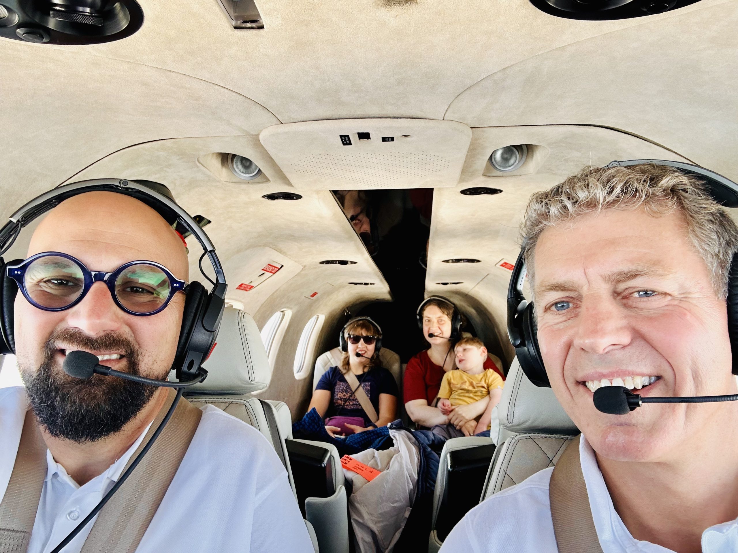 Der erste Flug für Fabian und Sophia